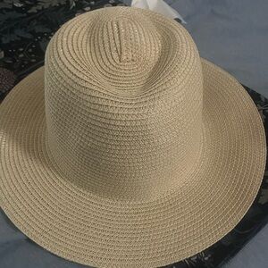 Columbia Sportswear Women's Global Adventure Straw Fedora Hat - L/XL